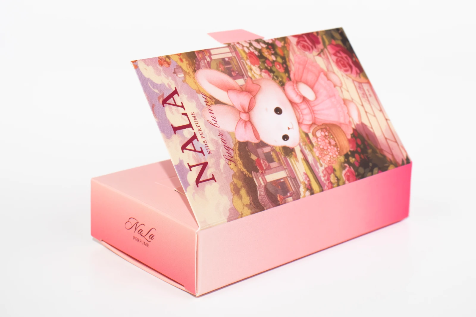 รูปตัวอย่างงานผลิตกล่องทรงสมุด NALA Kids Perfume Sugar Bunny กล่องฝาเสียบทรงสมุด จาก Box Corner Art รูปที่ 6